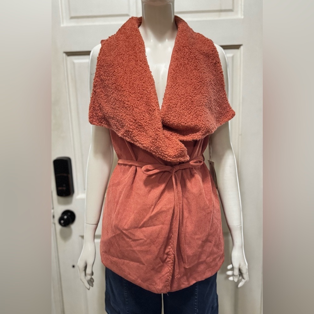 Rocking western wear Rust Orange Sherpa Vest with Belt Tie Size X-Large